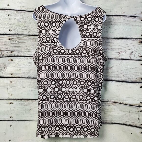 Cato Woman Brown & White Sleeveless Top Keyhole Back Geometric Print Size 26/28W - Picture 3 of 8